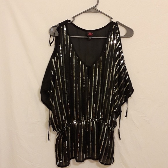 bebe Tops - Bebe Elegant blouse